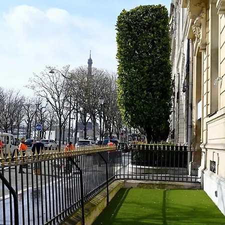 Elegant Avenue Montaigne Paris