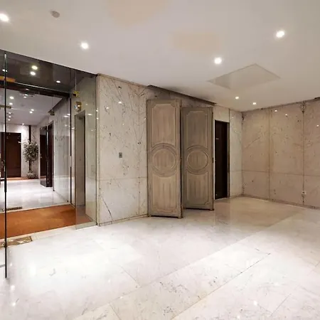 Elegant Studio Avenue Montaigne * Paris