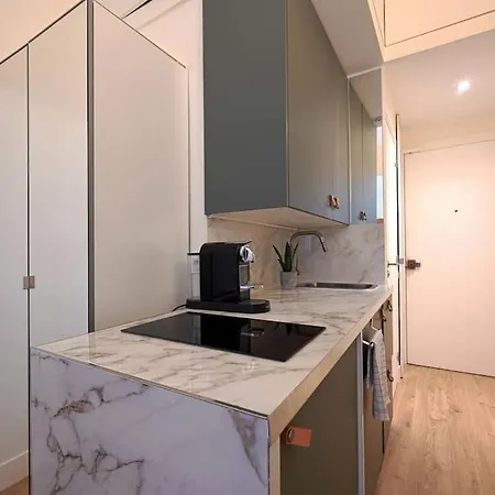 Apartamento Elegant Studio Avenue Montaigne Paris