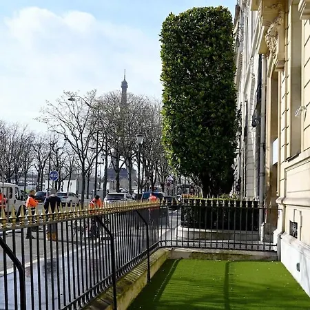 Apartamento Elegant Studio Avenue Montaigne Paris